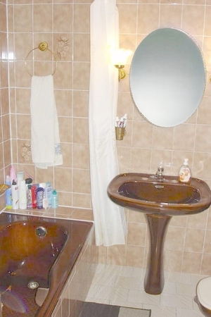 baño compartido para las habitaciones individuales